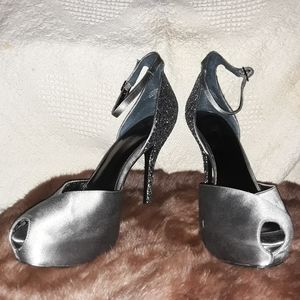 Nine West peep toe pumps